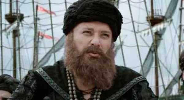 Paramparça dizisinde Gülseren’in kocası Özkan kim?