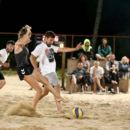 Şeyma Subaşı’dan Survivor adasında futbol şov!