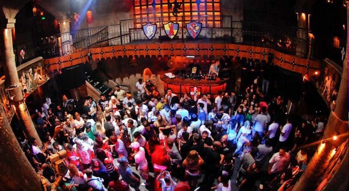 Kıbrıs Gece Hayatının Işıltılı Merkezi: Faraon Night Club