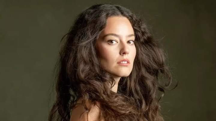 Yalı Çapkını Dizisinde Sürpriz Ayrılık: Pelin Akil Veda Ediyor