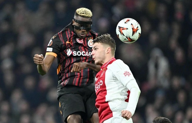 Galatasaray ve Fenerbahçe Play-Off’ta, Beşiktaş Avrupa’ya Veda Etti