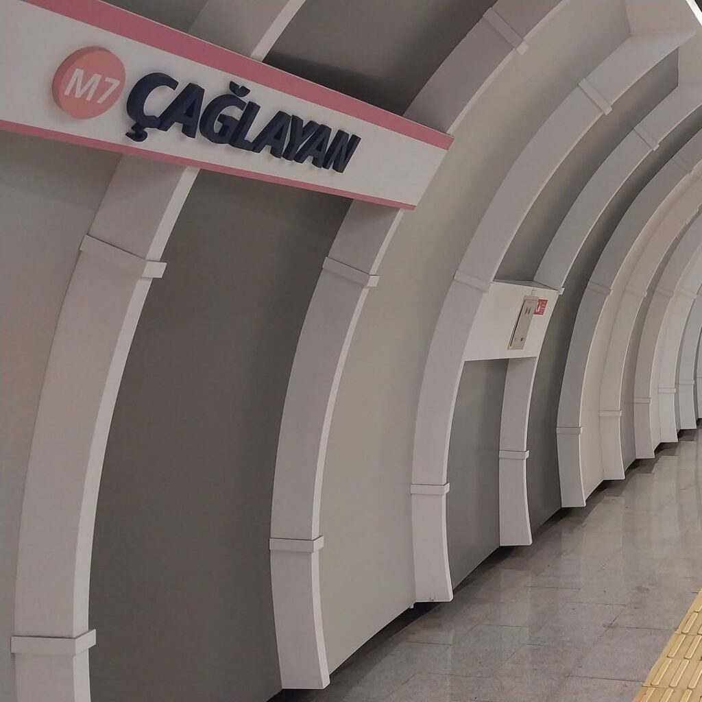 Çağlayan Metro İstasyonu Yolcu İniş-Binişine Kapatıldı