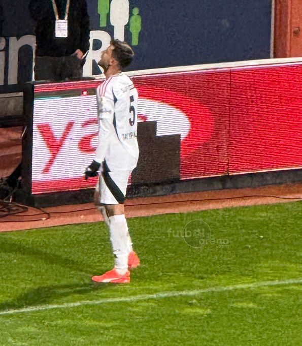 Beşiktaş’ta Tarihi Kırmızı Kart: Tayyip Talha Sanuç İlk Oldu