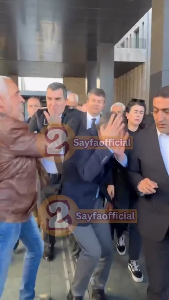 CHP Lideri Özgür Özel’in AKM’den Ayrılırken Yaşanan Olay: Saldırı İddiası